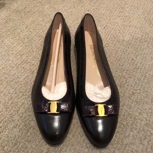 Salvatore Ferragamo Brown leather ballerina flats
